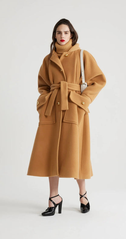 Oversized coat in wool and cashmere blend